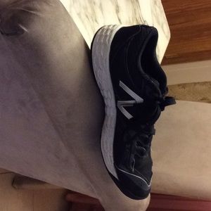 Men’s new balance trainer sneakers 👟 worn few mth